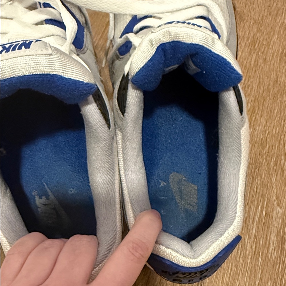 Nike Air Max Sneakers - Picture 5 of 6